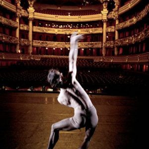 Stéphane Phavorin avant une répétition de "Orphée et Eurydice" de Pina Bausch, ballet de l'Opéra National de Paris