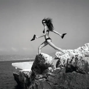 Michel Comte, Gisele Bündchen, Cannes, Jumping, Bikini, Heels, Ocean, Rocks, Landscape, Black and White, Woman, Supermodel, Beach, Nature