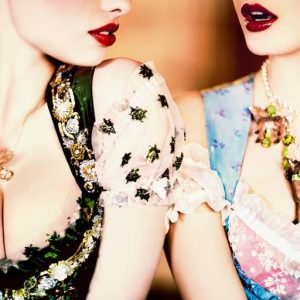 Ellen von Unwerth,. Closeup, Dirndl, Tête à Tête, women, red lips