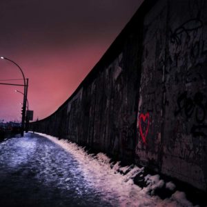 David Drebin, The Wall, Winter, Snow, Heart, Graffitiy, Sunset, Color, Color Photography, limited edition, fine art photography, Street Photography