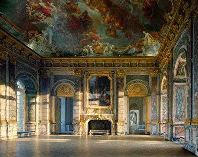 Salon d'Hercule - 1st etage, baroque interior of a hall with gold and blue decor and ceiling fresco