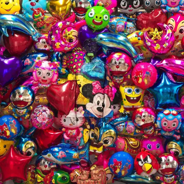 Liu Bolin, Hiding, Balloons, Color
