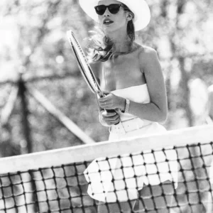 Arthur Elgort, Claudia Schiffer, Petit St. Vincent, Tennis, black and white, sport, vintage, game, luxury, sunglasses, summer