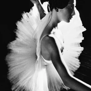 Gérard Uféras, Bolshoi Theatre, Moscou, Russie, 2001 ix_Un Fantôme à L'Opéra, Ballet, Ballerina, Dancer, dancing, tutu, white, light, Bolshoi Theatre, Moscou, Russie, 2001 IX, Un Fantôme à L'Opéra, Fine Art Photography, Limited Edition, black and white photography