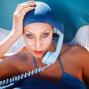 Norman Parkinson, Jerry Hall, Jamaica, Vogue, Swimsuit, Blue, Color, Funny, Humor, Woman, Portrait, Closeup, Fine art Photography, limited edition, Vintage, Icon