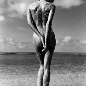 Antoine Verglas, Antoine Verglas Photography, Theres Gargas, ude, Nude Photography, Beach, Sand, Ocean, Water, Nature, Outdoors, black and white photography, nature photgraphy, Woman, Model