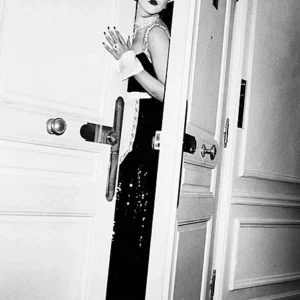 Roxanne Lowit, Sophie Dahl, Ritz, Hotel, Maid, Costume, Fashion, Door, Sneaky, fine art photography, black and white photography, makeup, model, supermode, topmodel, limited edition, portrait