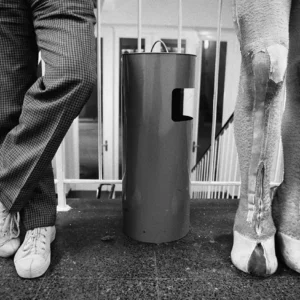 Gérard Uféras, Komische Opera, Berlin, Allemagne 1993 I, Un Fantôme à L'Opéra, Fine Art Photography, Closeup, Backstage, Legs, Costume, Funny, Surreal, Theatre, Black and White Photography, Limited edition
