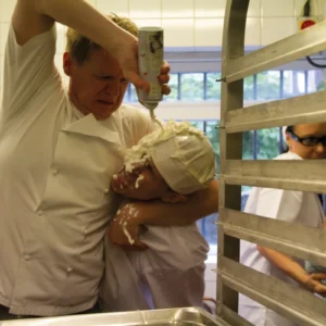 Alison Jackson, Gordon Ramsay, Ramsay, Kitchen, Cook, cooking, Color, Deep Fake, limited edition, Fine Art Photography, Color, Color Photography